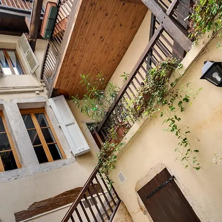 La Cour Filaterie - Of 30 Sq M In The Breakfast Included Annecy